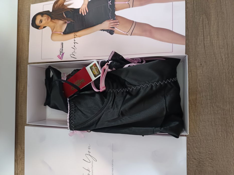 Bielizna s, koszulka i stringi nowe z metka