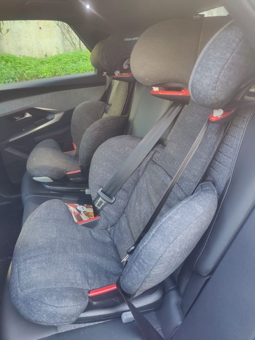 2 Cadeiras Bebé Confort Rodifix (3-12 anos)