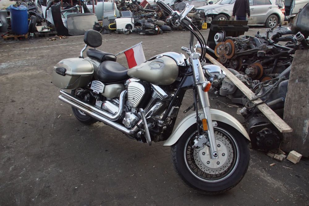 Motocykl na części - Yamaha Road Star 1600 1602 cm3 63 KM VP08 2001R Silnik Skrzynia Owiewka Osłona Laga Siedzenie Kierownica Set Wydech Koło Kierunkowskaz