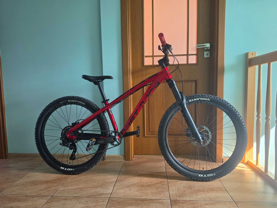Rower dartmoor hornet 26 2021 red devil