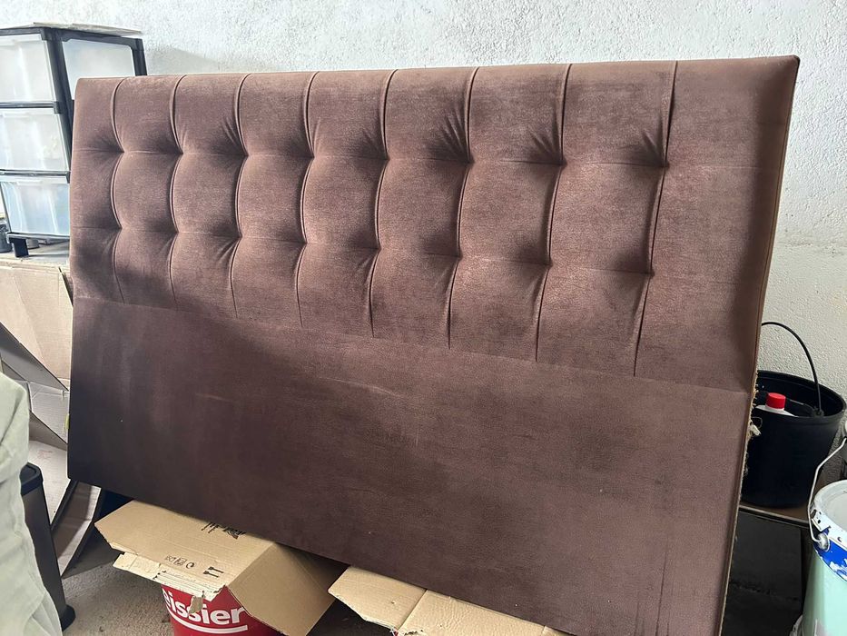 Cabeceira de cama, cor castanha