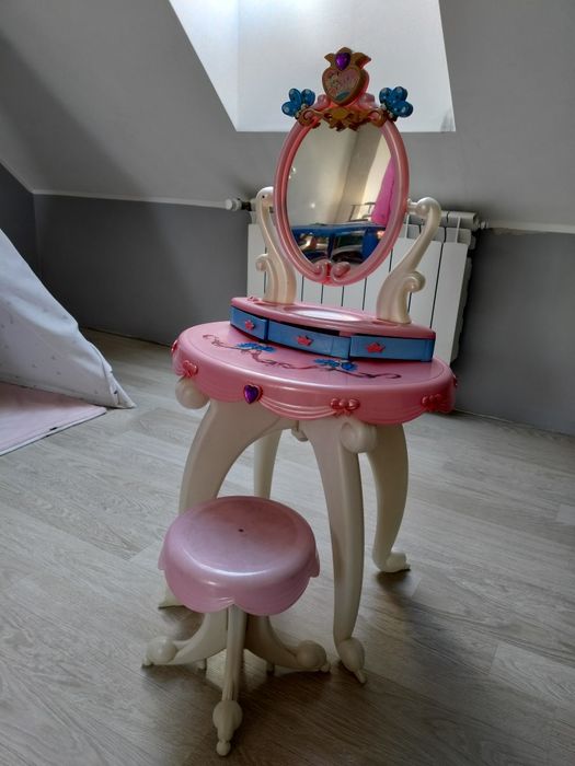 Toaletka dla dziewczynki
