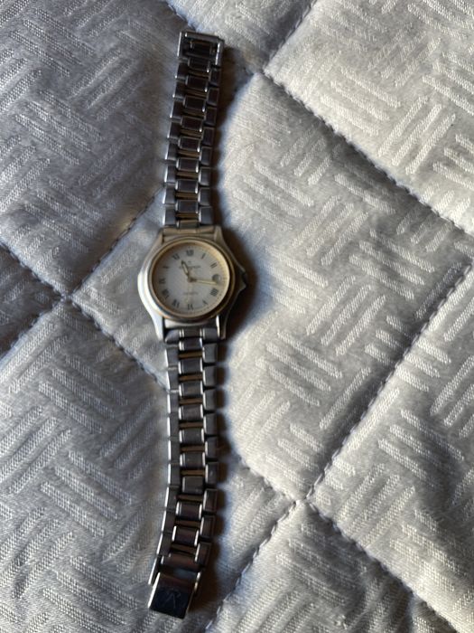 Продам часы romanson