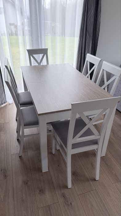 Stół rozkładany i 6 krzeseł