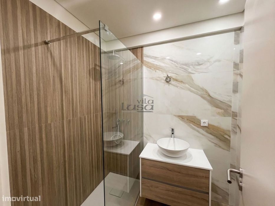 Apartamento T2+1 Renovado junto ao Arrábida Shopping | Vila Nova de...