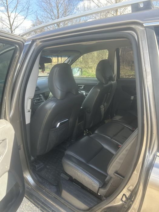 Sprzedam lub zamienie za busa Volvo XC90 2.4 D5