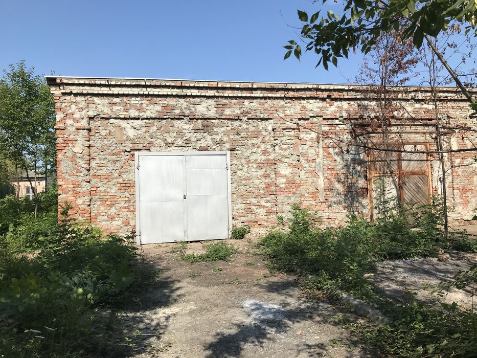 Сдам в аренду склады, цеха по ул. Париж. Коммуны р-н Краснодонцев