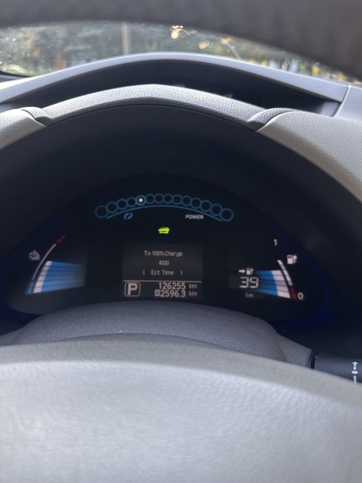 Автомобіль NISSAN Leaf 2012