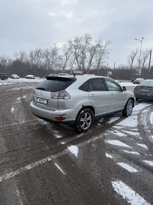 Автомобіль Lexus RX