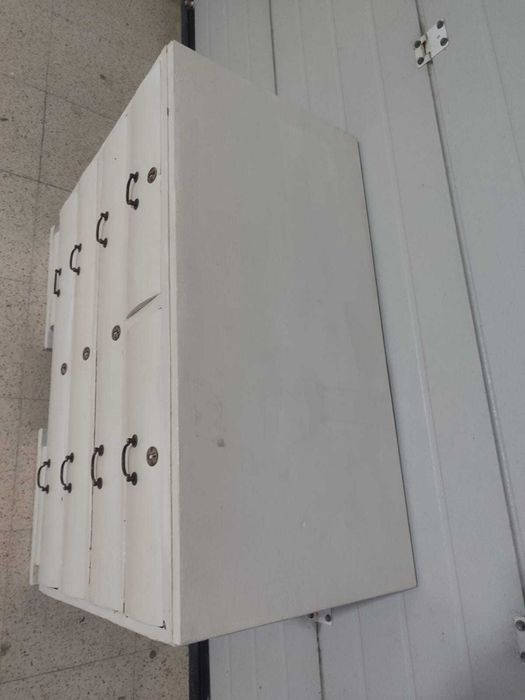 Cómoda branca 5 gavetas