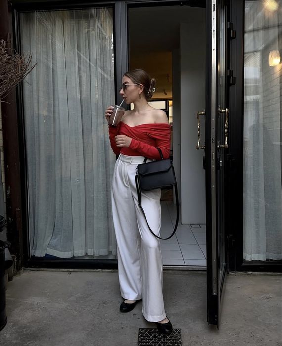 Червона кофта боді з відкритими плечима