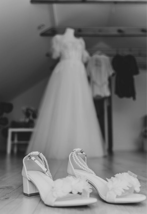 Piękna suknia ślubna hiszpanka