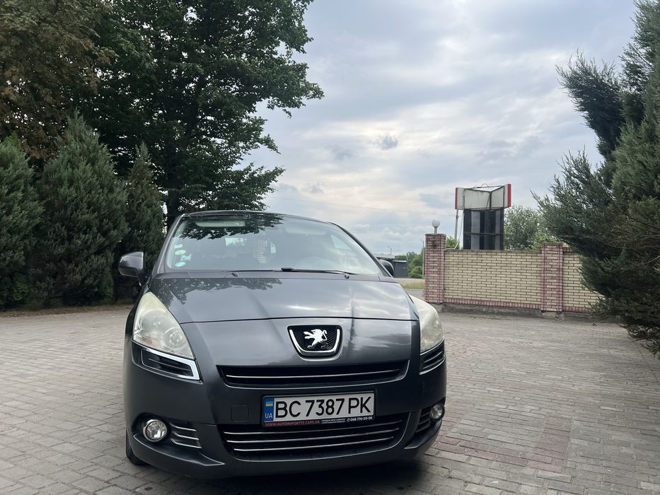 Peugeot 5008, 2011 рік