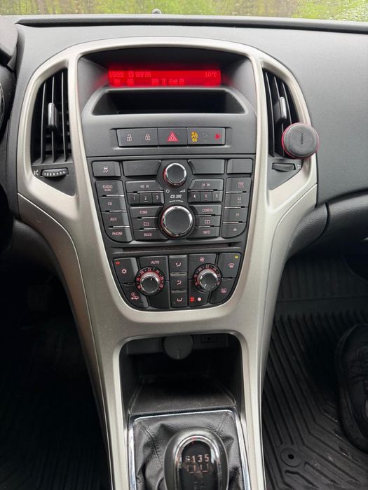 Opel Astra J 1.6 benzyna/lpg
