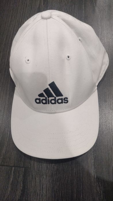 Adidas czapka z daszkiem biała uniwersalna