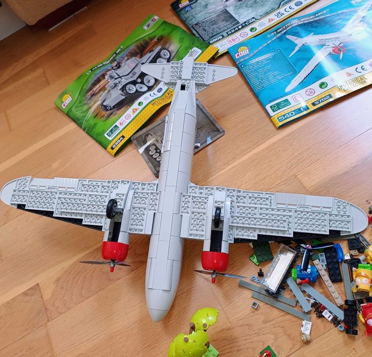 Cobi 5702 samolot C-47 Skytrain 5809 AV-8B HARRIER 2384 czołg Lt Vz.38