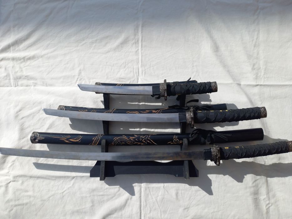 Продам набор мечей самурая б/у