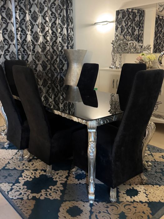 Sofás e Poltrona Barrocos em Veludo, mesa e 6 cadeiras