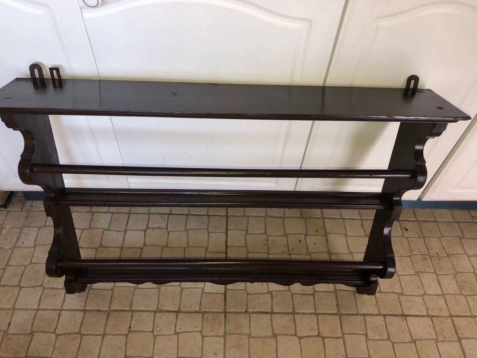 Estante/expositor de pratos muito antiga, em óptimo estado