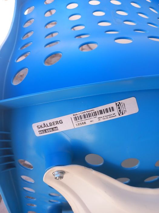 Cadeira azul  Ikea