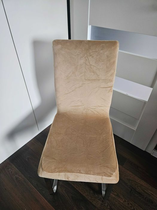 Pokrowce na krzesła miękkie welurowe beżowe 4 sztuki komplet