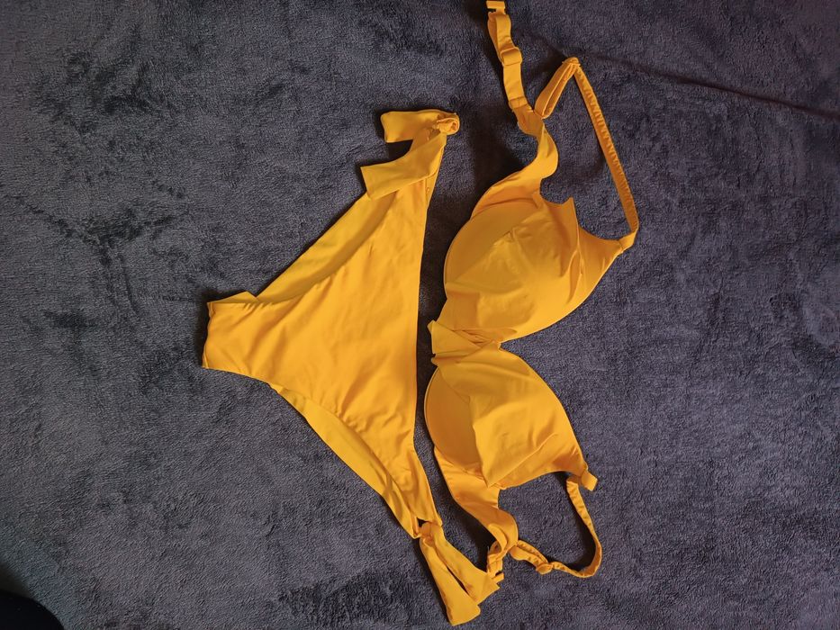 Продам купальники