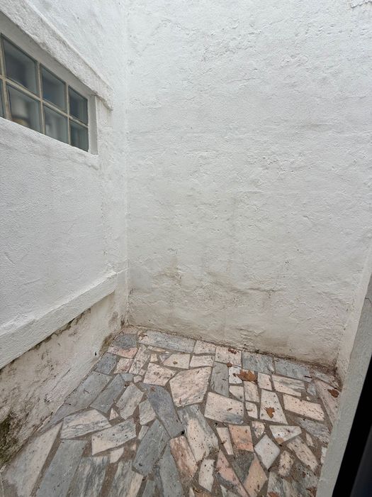 Arrendo T1 na ajuda mobiliado , equipado e totalmente remodelado