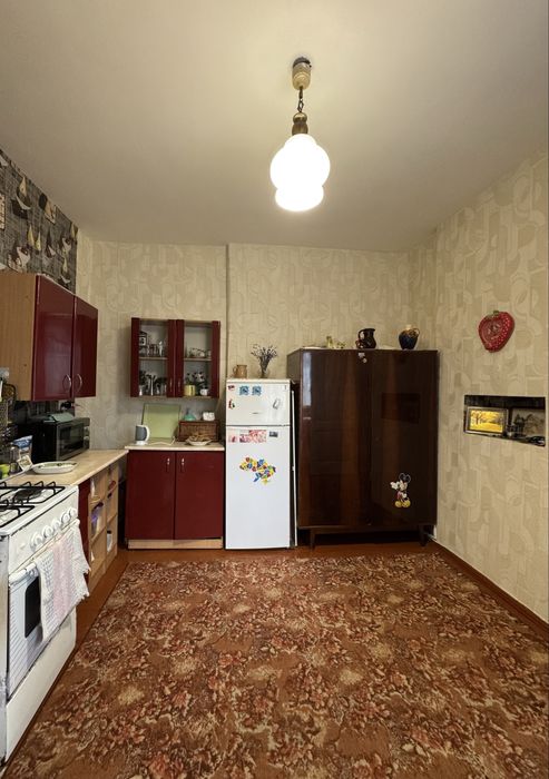 Продам трикімнатну квартиру в приватному секторі