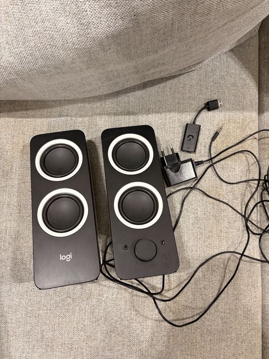 Компʼютерні колонки Logitech