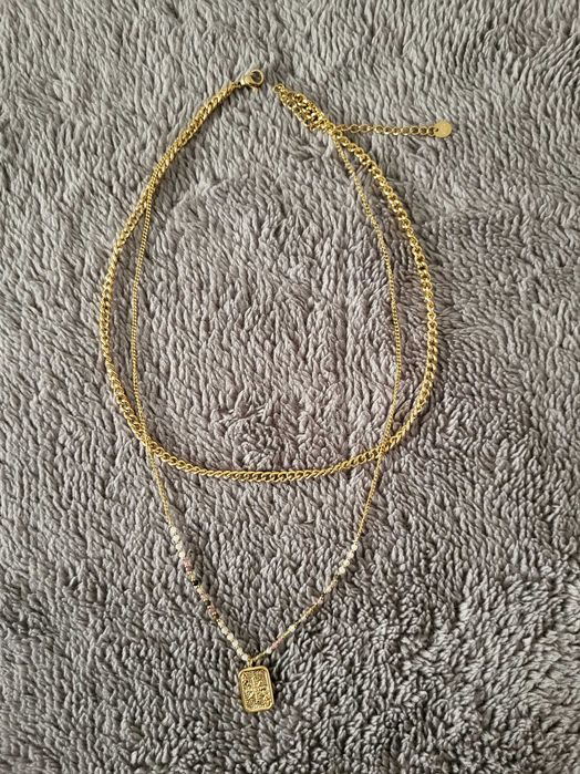 Colar dourado para senhora