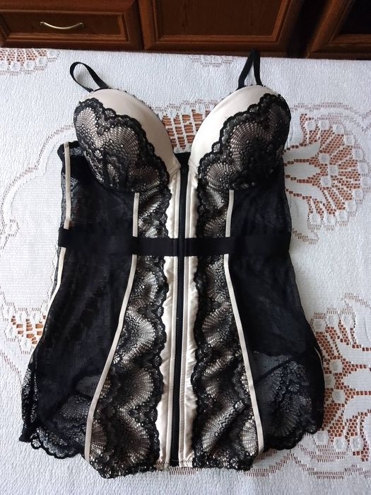 Gorset rozmiar pod biustem 68/70