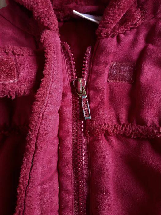 Burgundowa kurteczka z kapturem r.3-4 lata