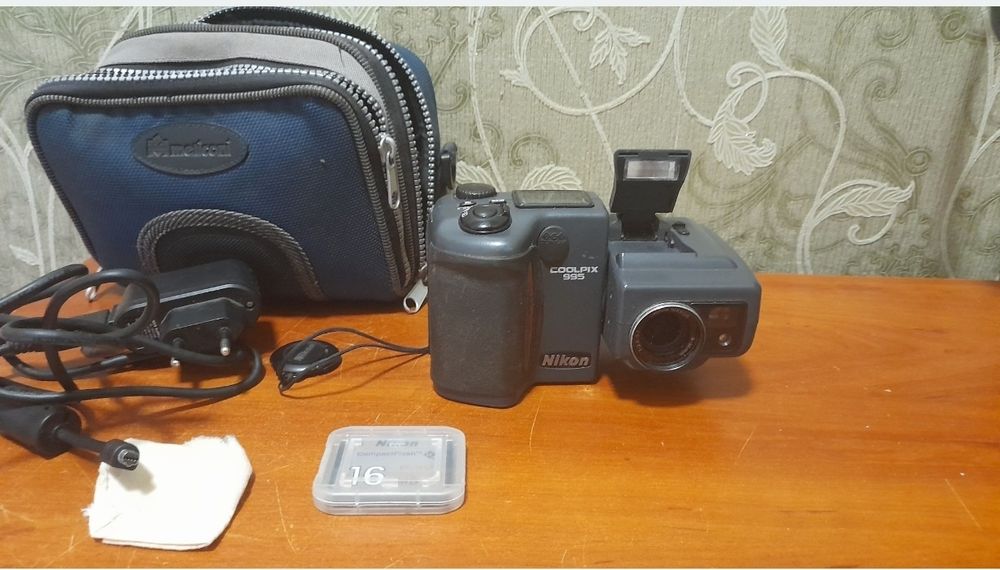 Продам фотоаппарат nikon Coolpix 995