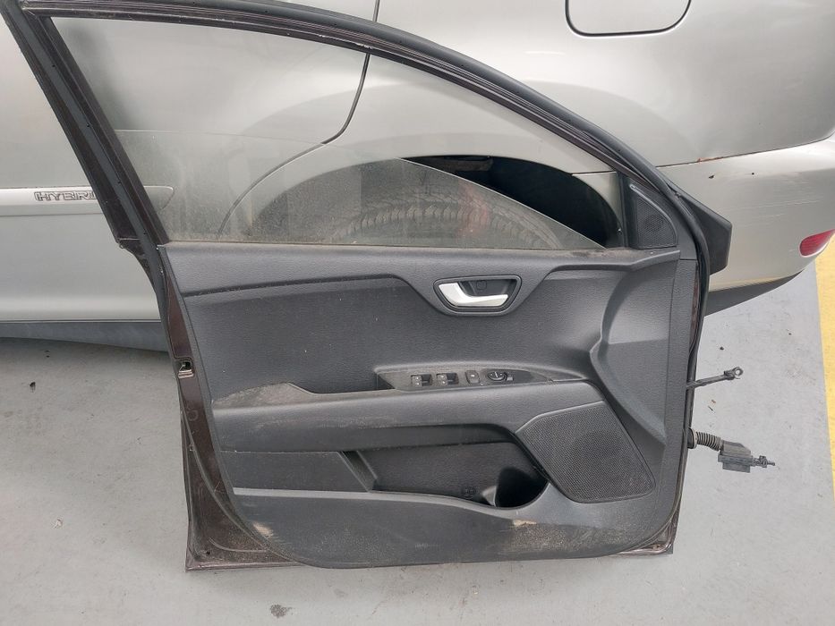 Porta frente esquerda Kia Stonic