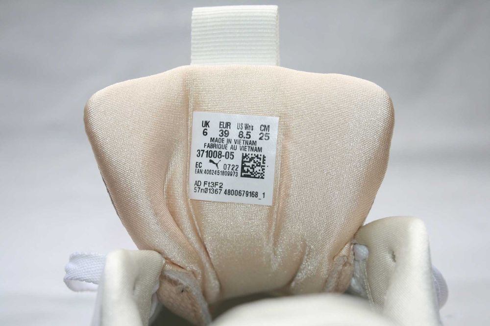 Кроссівки шкіряні  PUMA   роз.39 уст. 25см.