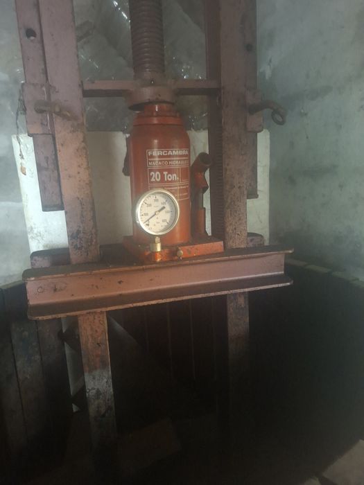 Prensa de vinho hidráulica