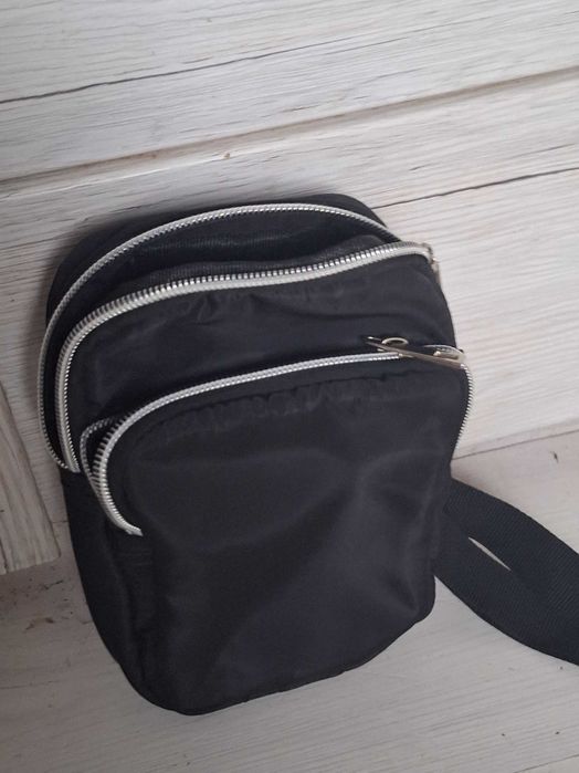 Saszetka  nerka na telefon i dokumenty na pasku