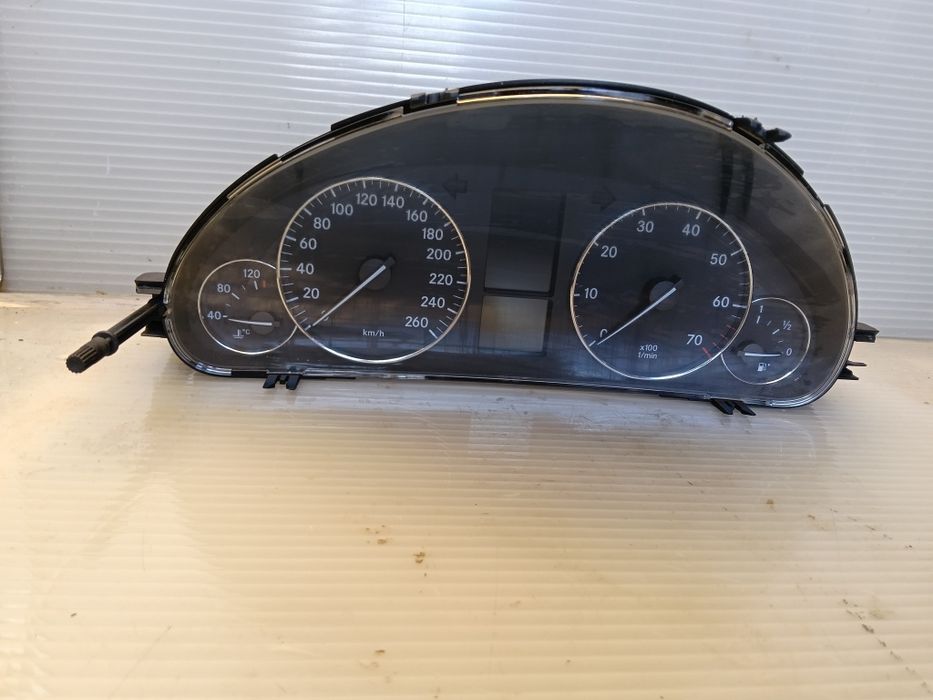 Quadrante / Painel Instrumentos / Conta Kilometros - Mercedes Classe C W203