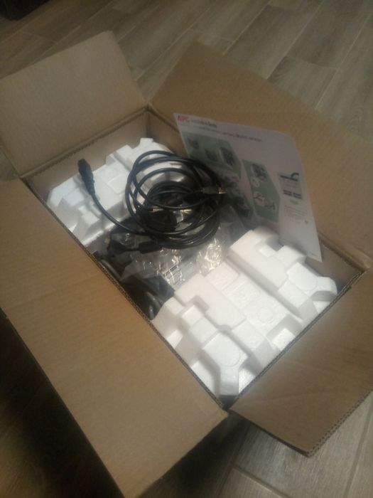 Безперебійники ДБЖ УПС APC Smart Ups 750 правильна синусоїда