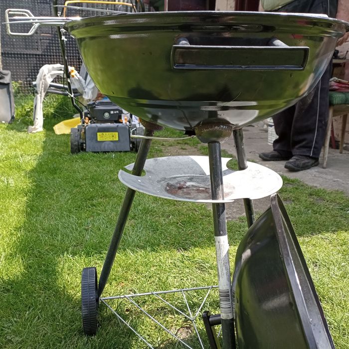 Grill ogrodowy na węgiel