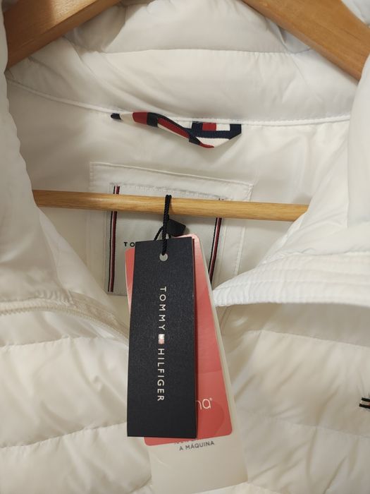 Продам новую женскую куртку Tommy  Hilfiger