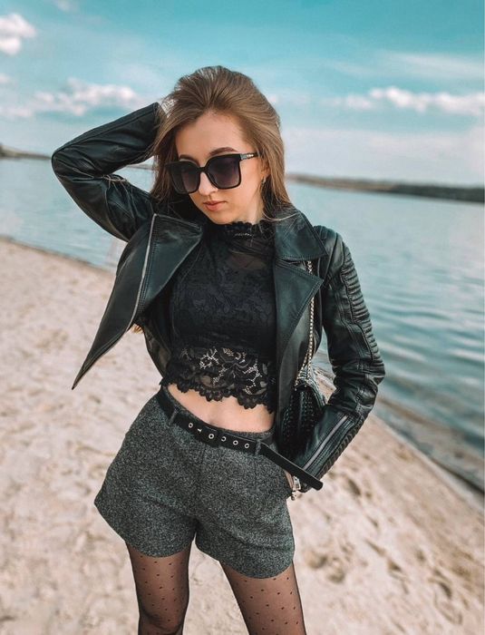 Чорна шкіряна куртка ACTORS, розмір S,  з натуральної шкіри.