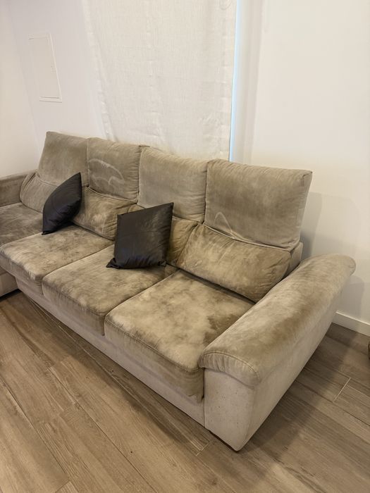 Sofá  4 Lugares com Chaise Longue