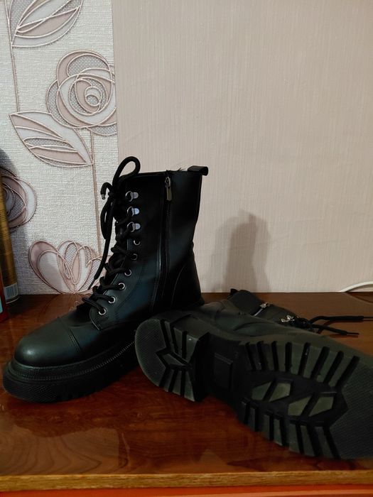 Продам ботинки уживані