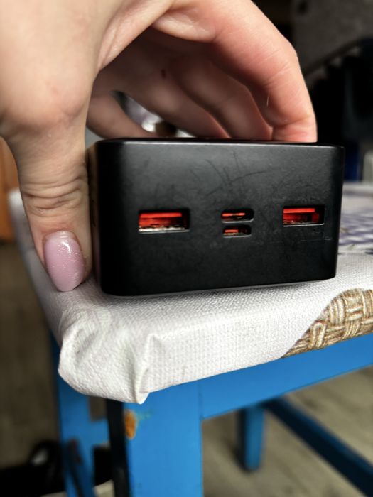 Продам повербанк Baseus