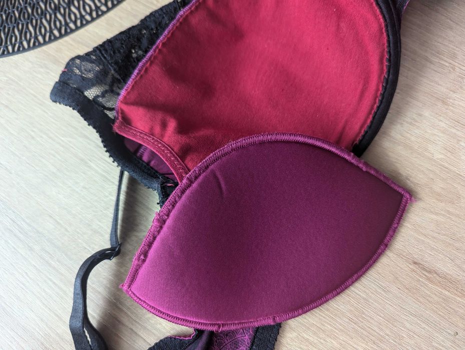 Biustonosz Chantelle 75 E