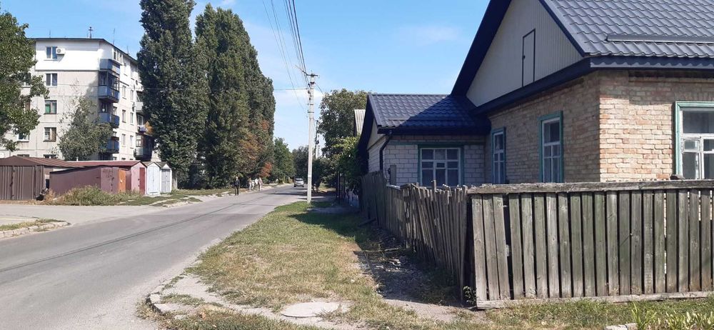 Ділянка у районі Шкільній