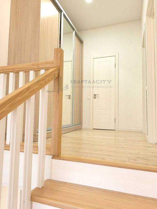 Дворівнева квартира в новому цегляному будинку (2018 р.забудови).