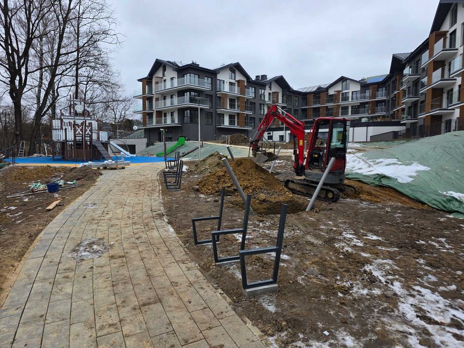 Usługi koparką 2,5t,wiertnica,Transport mat.sypkich,montaż ogrodzeń