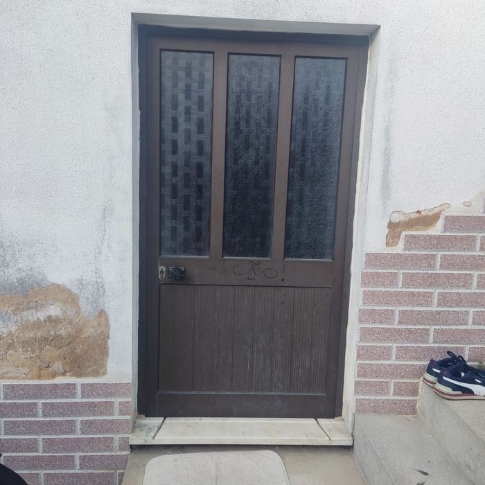 Vendo porta em Alumínio